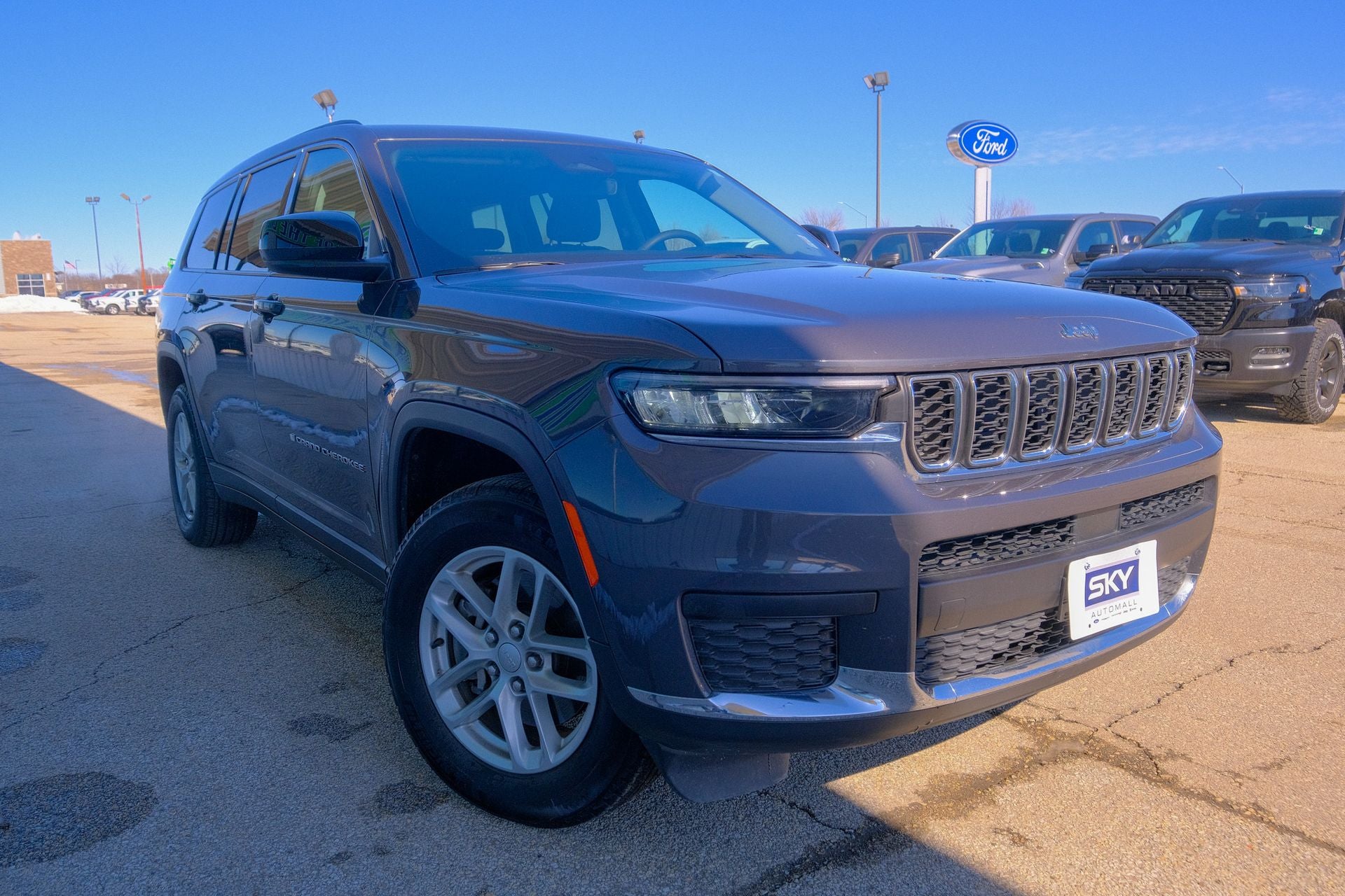 2024 Jeep Grand Cherokee L Laredo 4x4