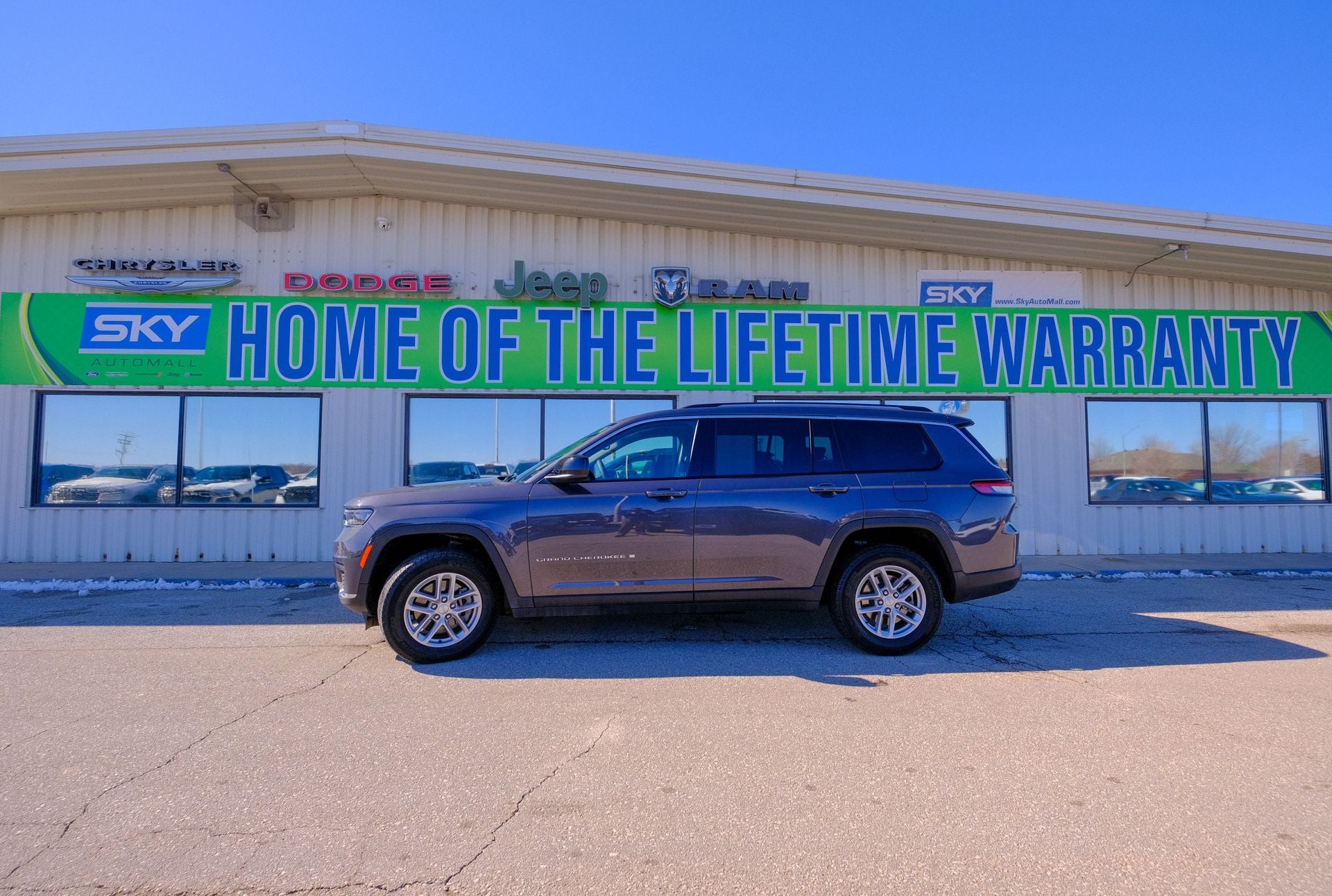 2024 Jeep Grand Cherokee L Laredo 4x4