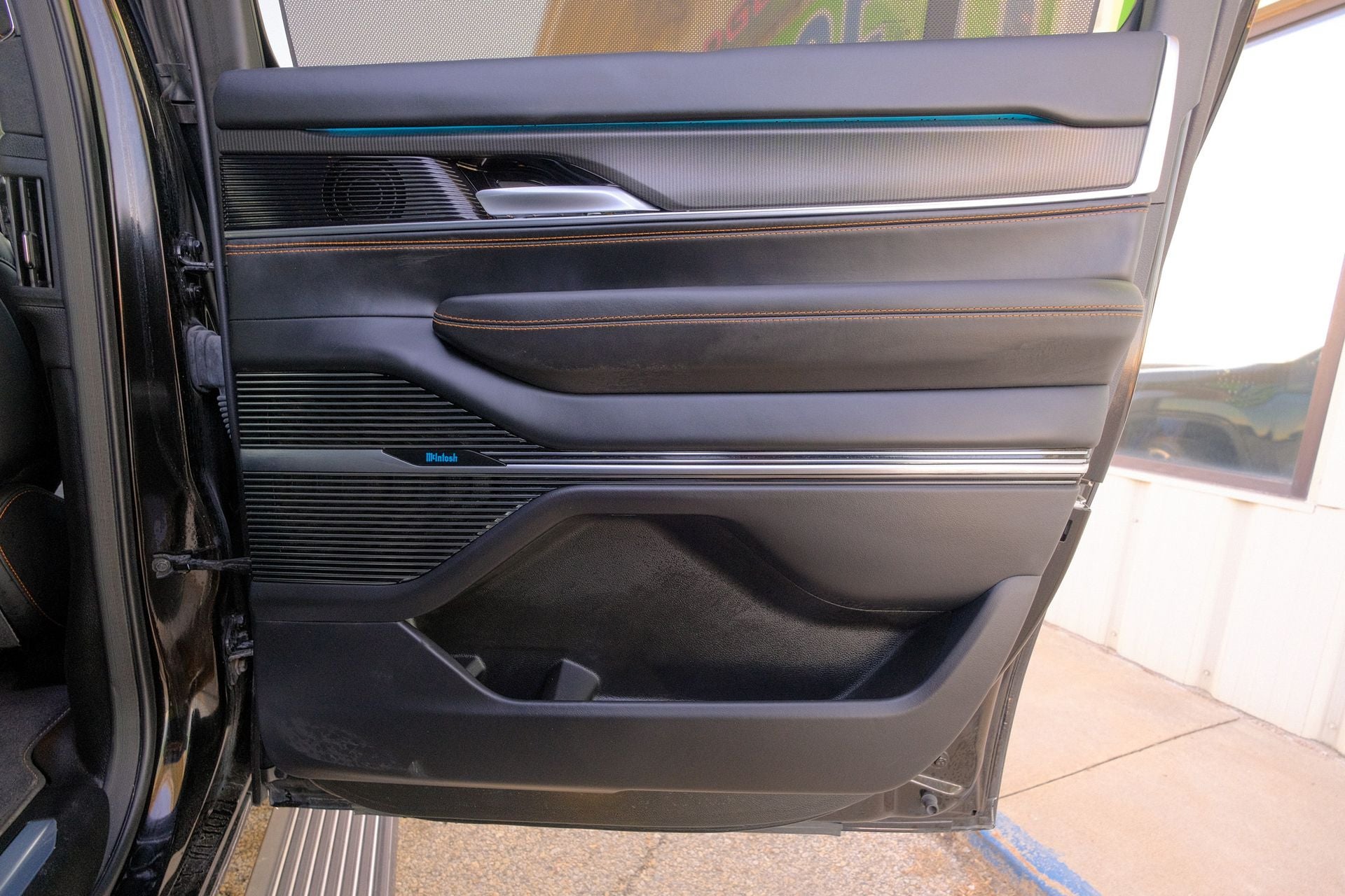 2023 Jeep Grand Wagoneer L Series III Obsidian 4x4