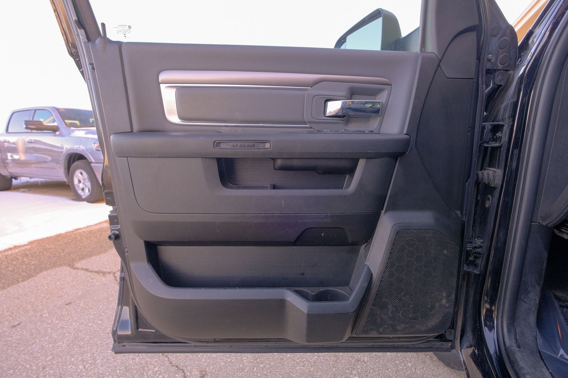 2023 RAM 1500 Classic SLT Crew Cab 4x4 5'7' Box