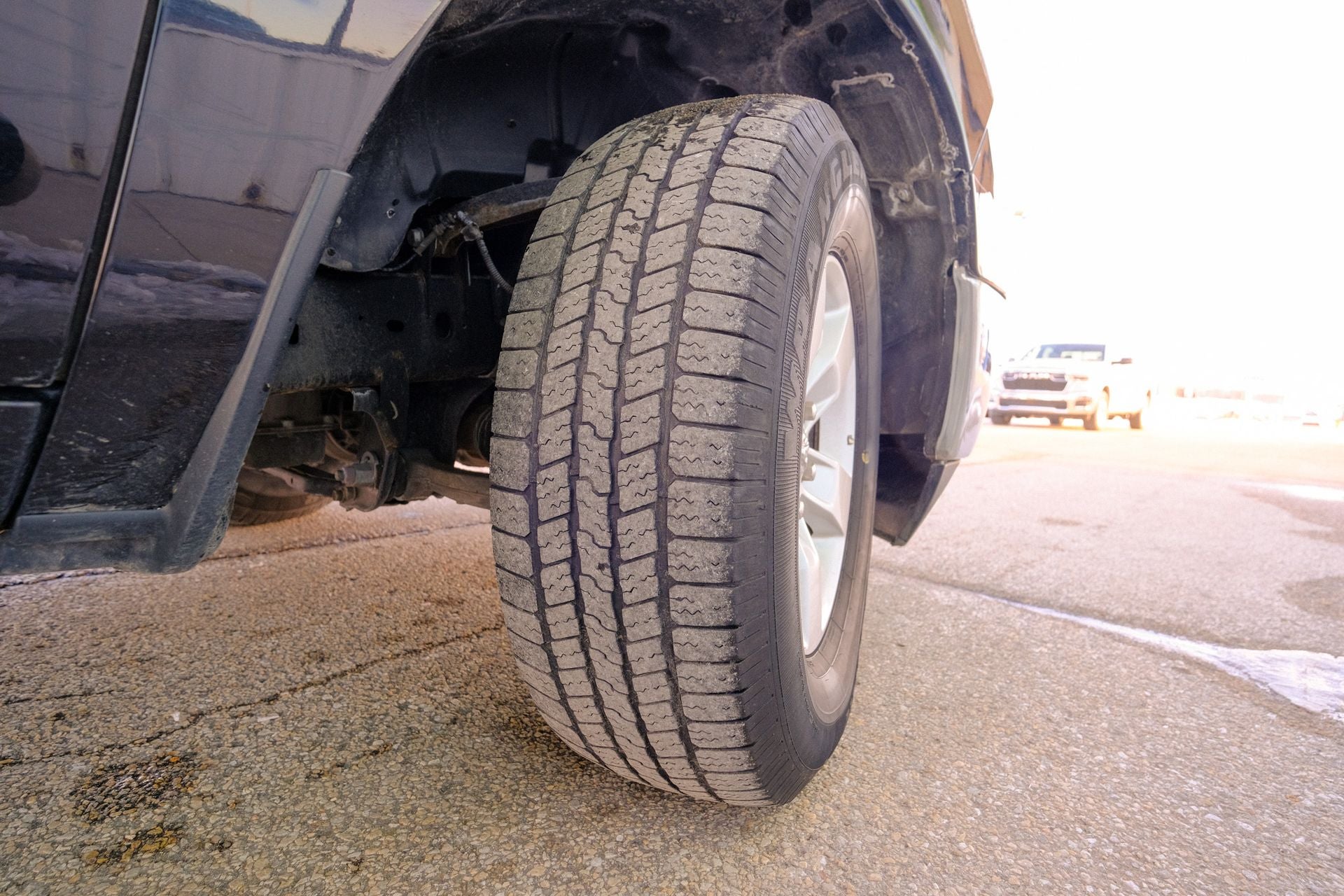 2023 RAM 1500 Classic SLT Crew Cab 4x4 5'7' Box