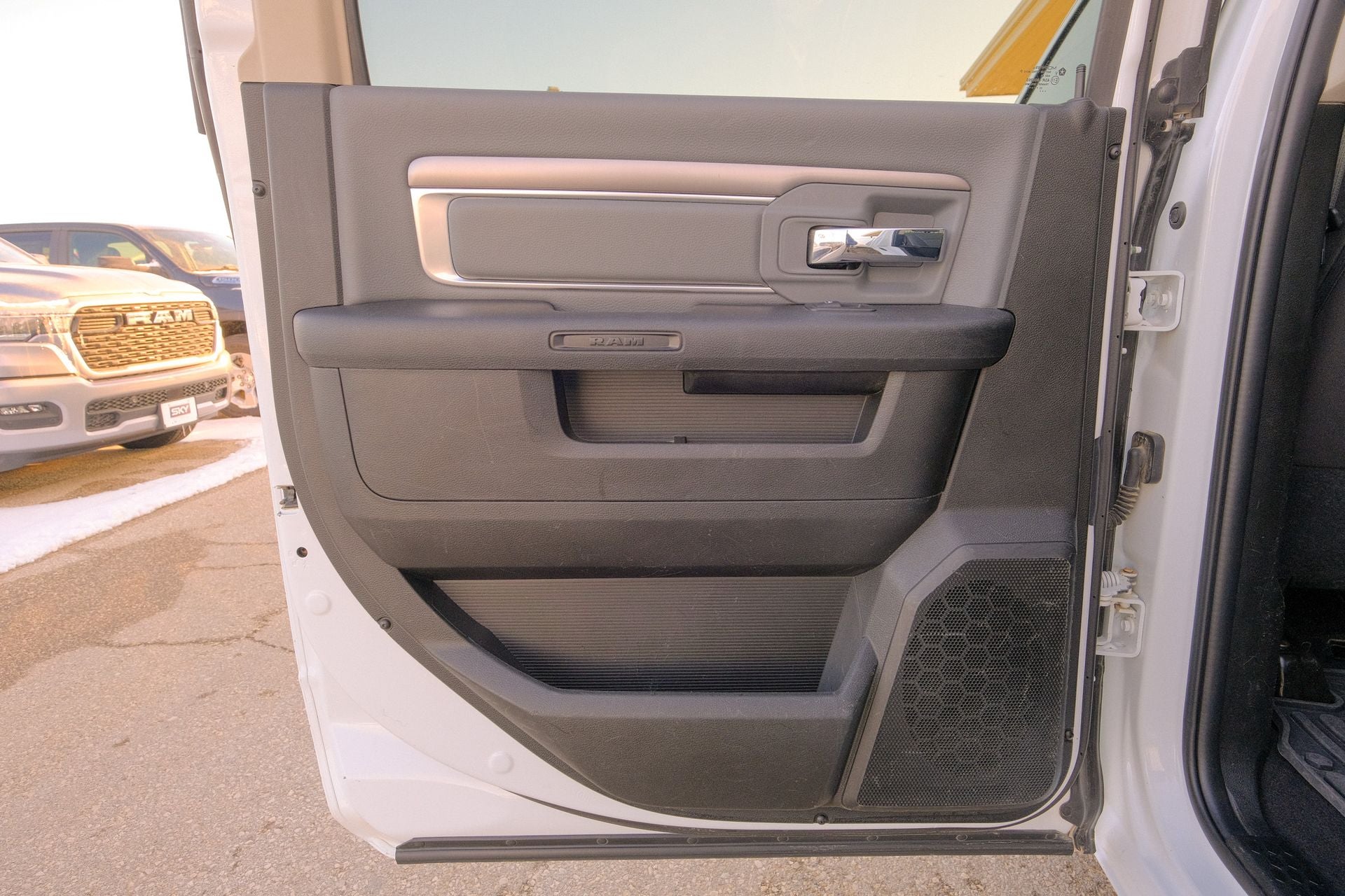 2023 RAM 1500 Classic SLT Crew Cab 4x4 5'7' Box