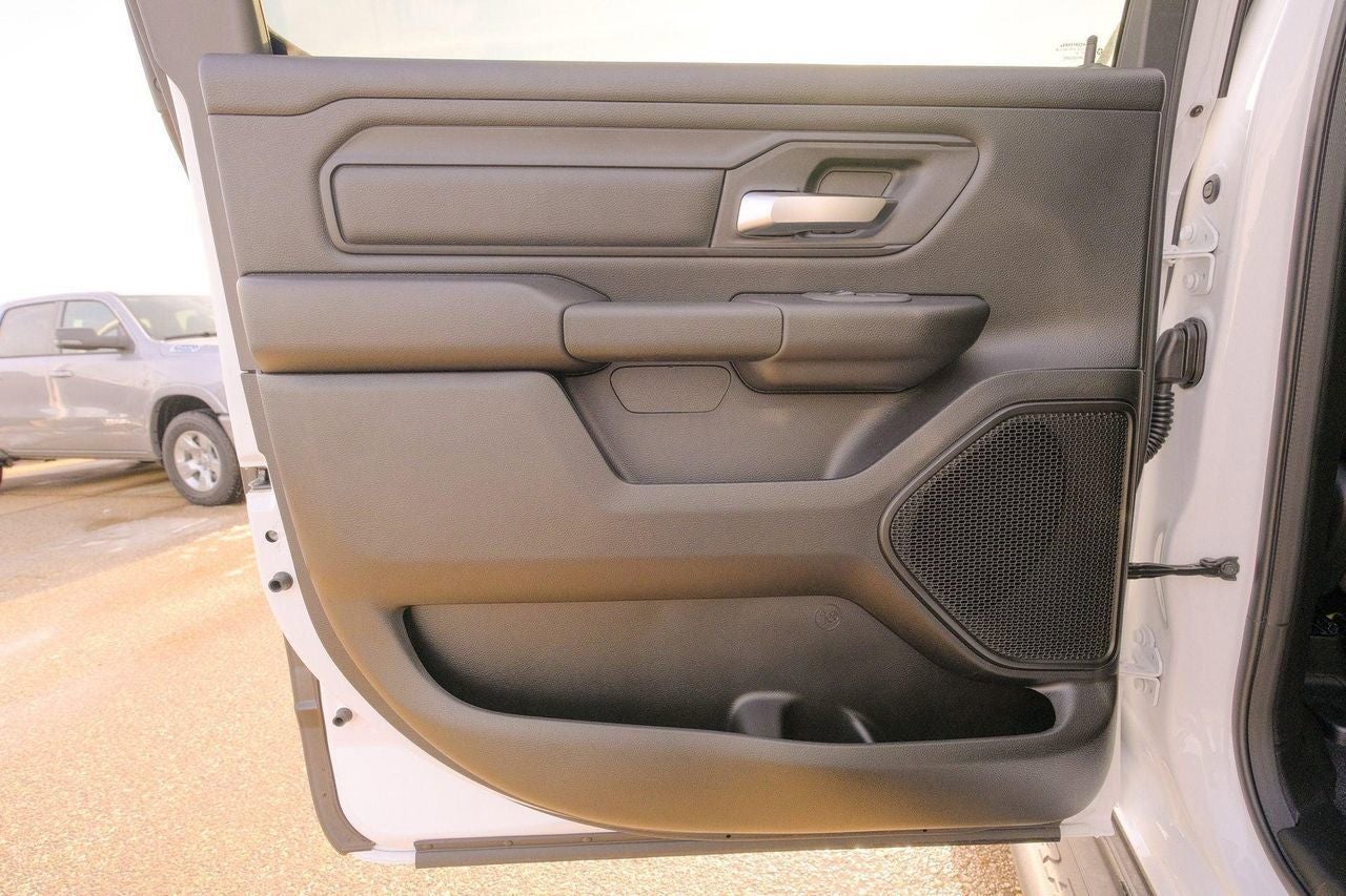 2025 RAM 1500 Tradesman Crew Cab 4x4 5'7' Box