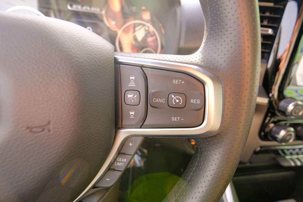 2025 RAM 1500 Tradesman Crew Cab 4x4 5'7' Box