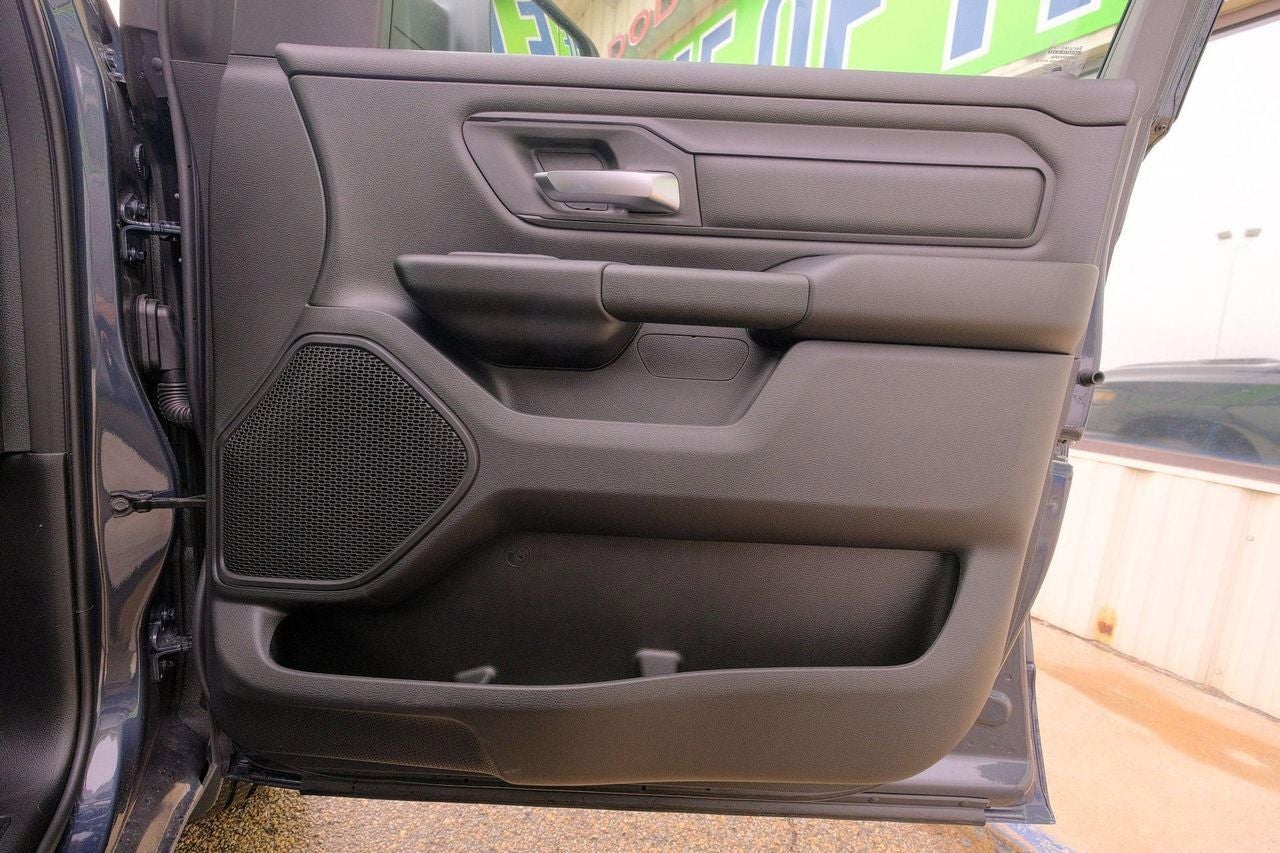 2025 RAM 1500 Tradesman Crew Cab 4x4 5'7' Box