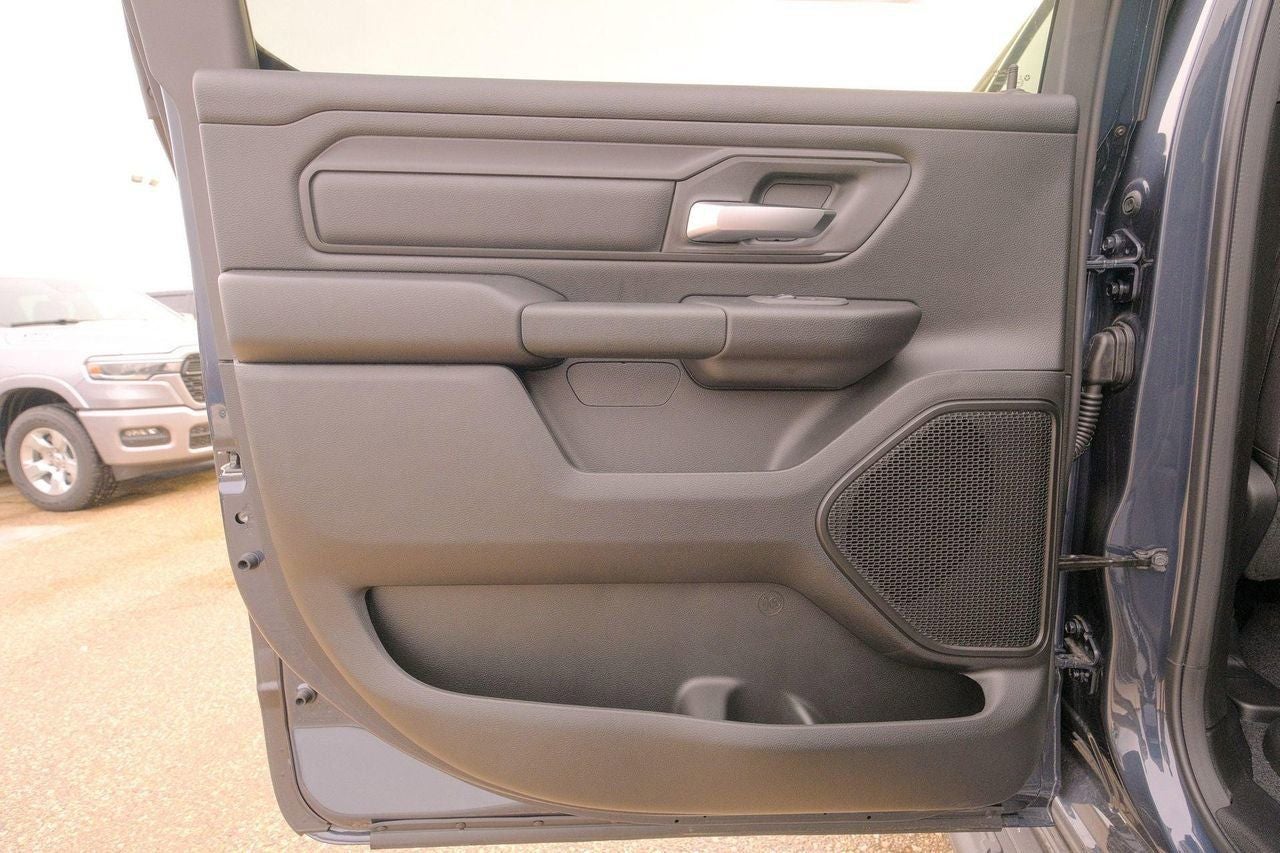 2025 RAM 1500 Tradesman Crew Cab 4x4 5'7' Box