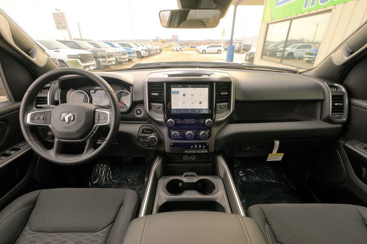 2025 RAM 1500 Tradesman Crew Cab 4x4 5'7' Box