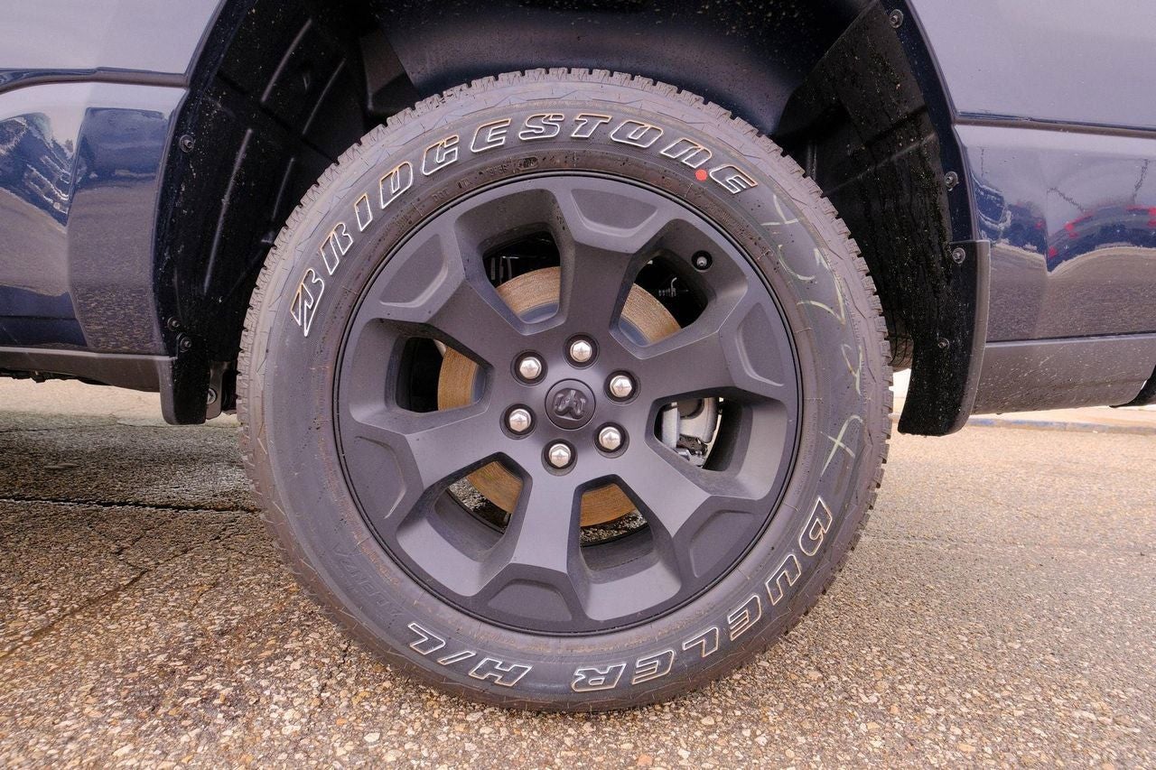 2025 RAM 1500 Tradesman Crew Cab 4x4 5'7' Box