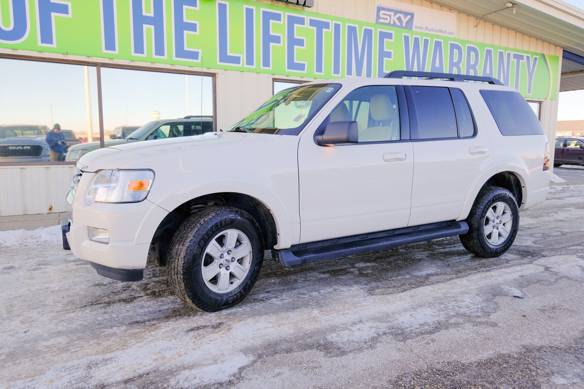 Used 2010 Ford Explorer XLT with VIN 1FMEU7DE7AUA92982 for sale in Center Point, IA