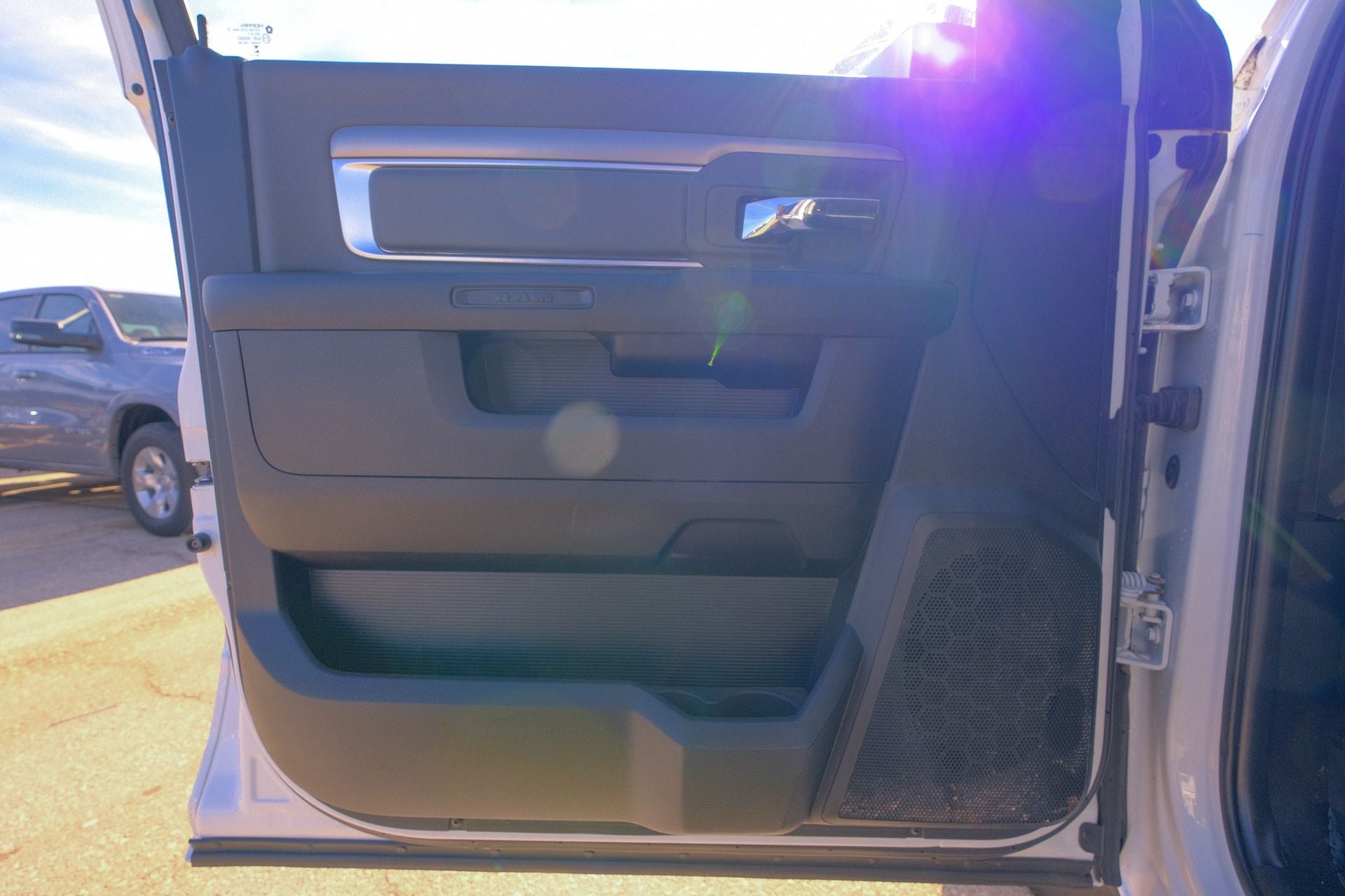 2023 RAM 1500 Classic SLT Crew Cab 4x4 5'7' Box