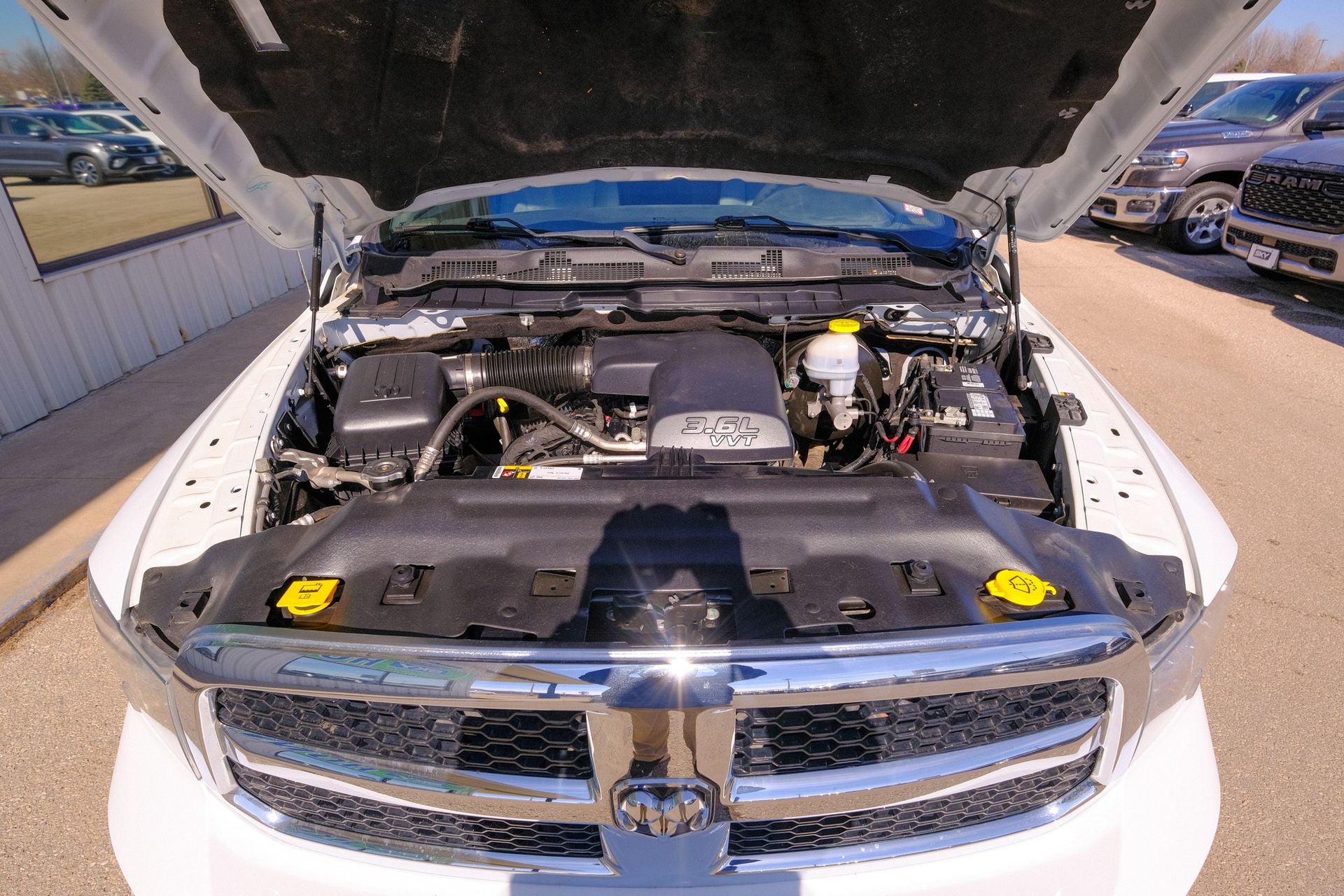 2023 RAM 1500 Classic SLT Crew Cab 4x4 5'7' Box