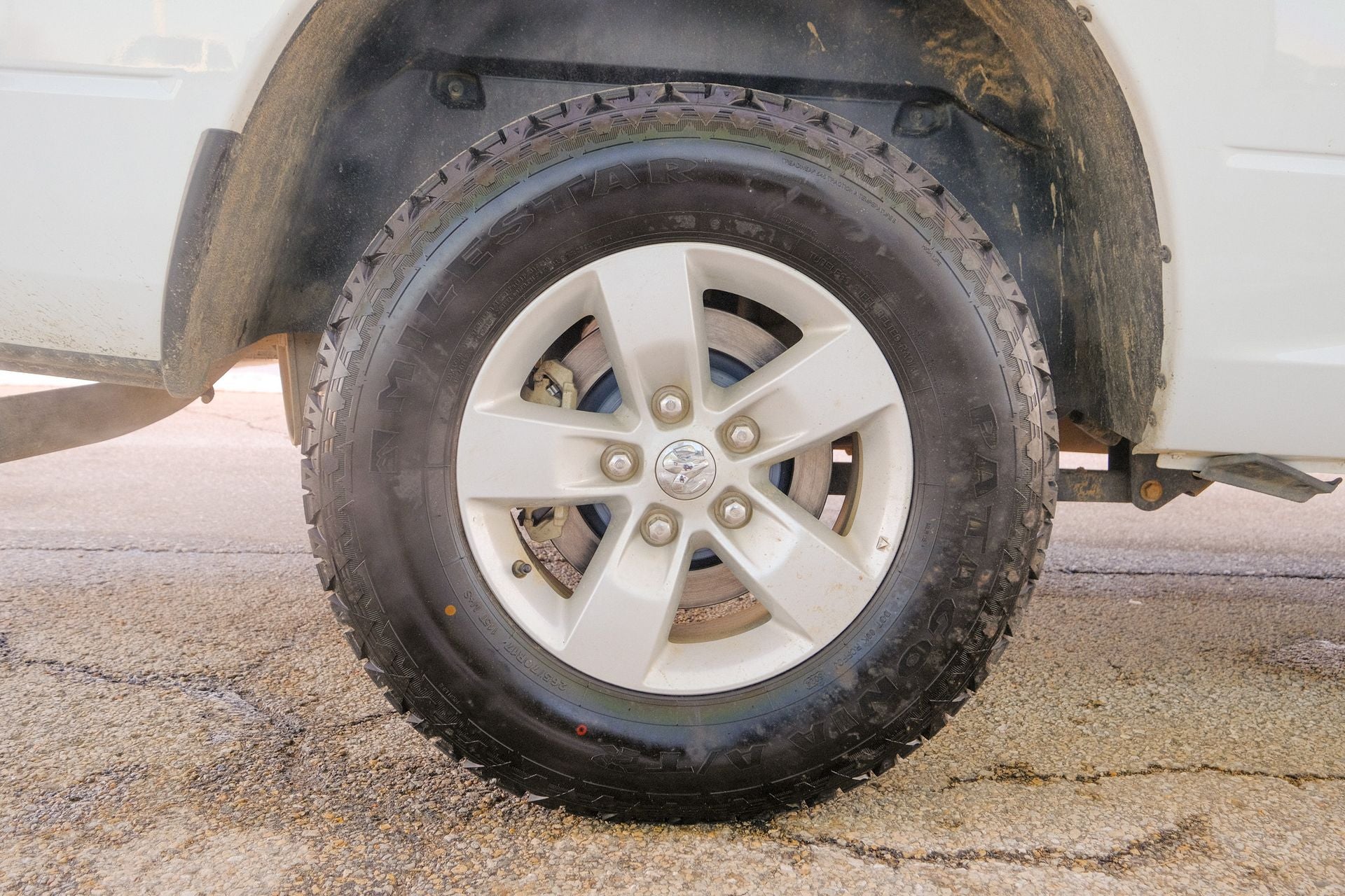 2023 RAM 1500 Classic SLT Crew Cab 4x4 5'7' Box