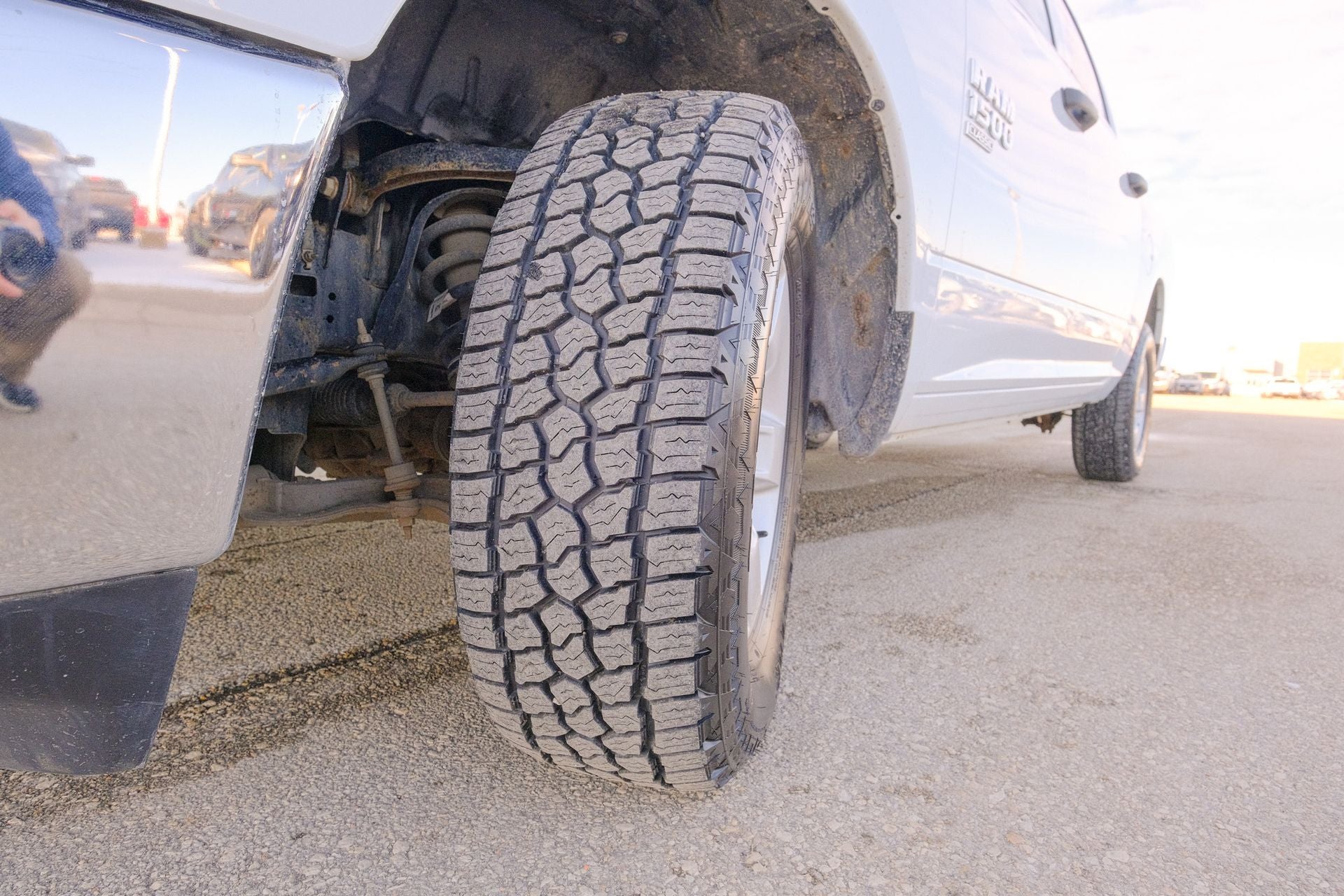 2023 RAM 1500 Classic SLT Crew Cab 4x4 5'7' Box