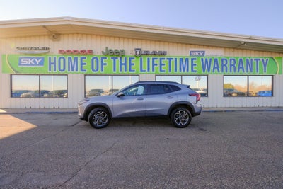 2025 Chevrolet Trax FWD LT