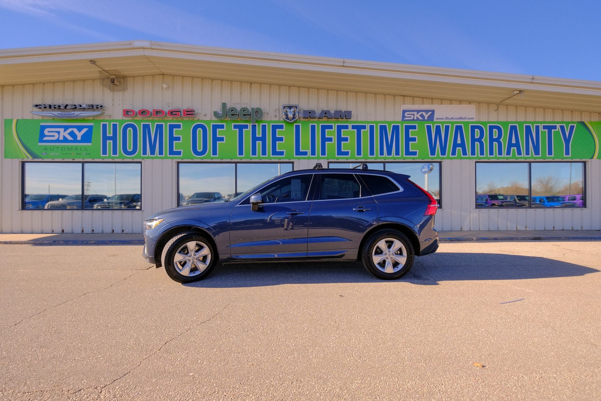 2022 Volvo XC60 B5 Momentum