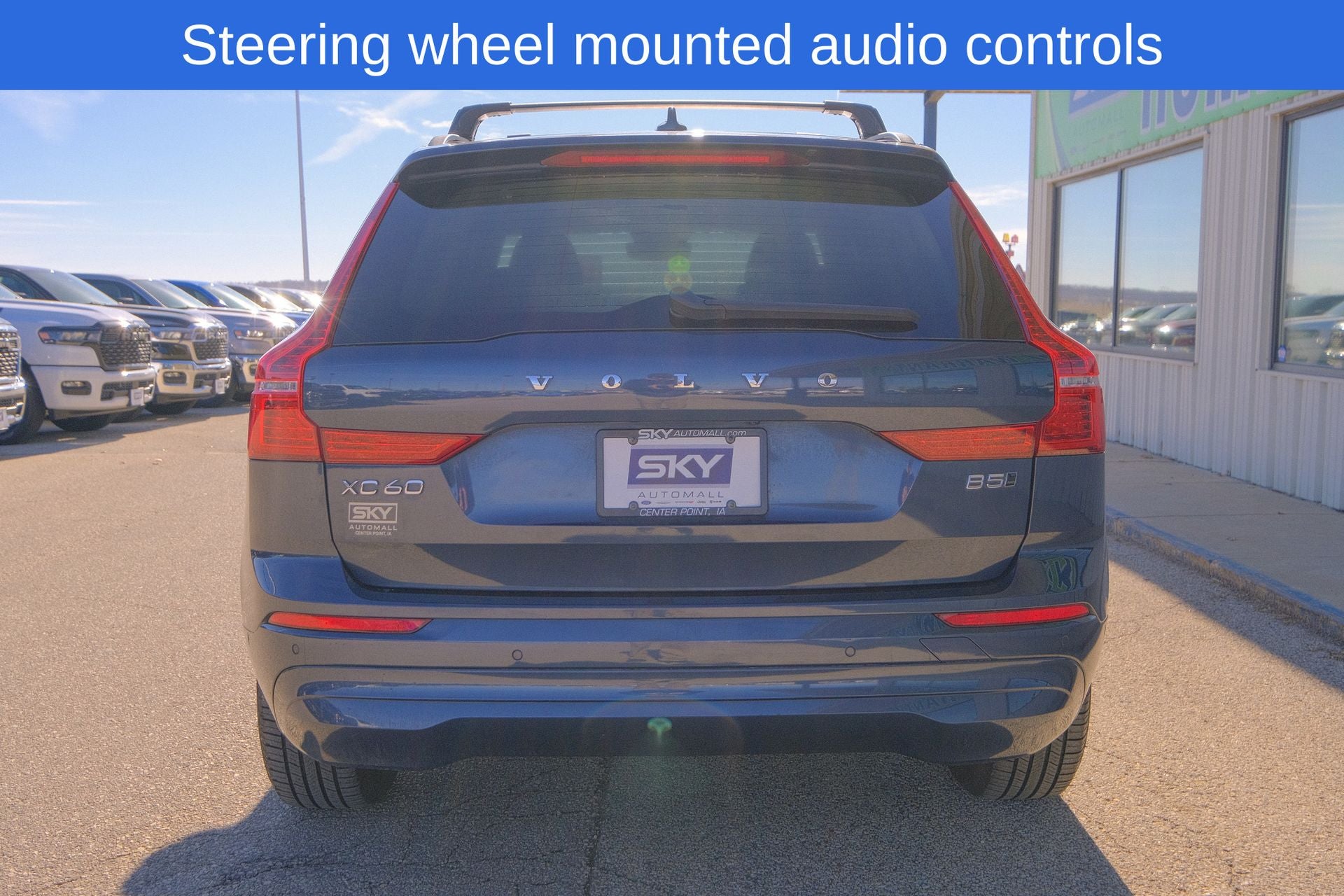 2022 Volvo XC60 B5 Momentum