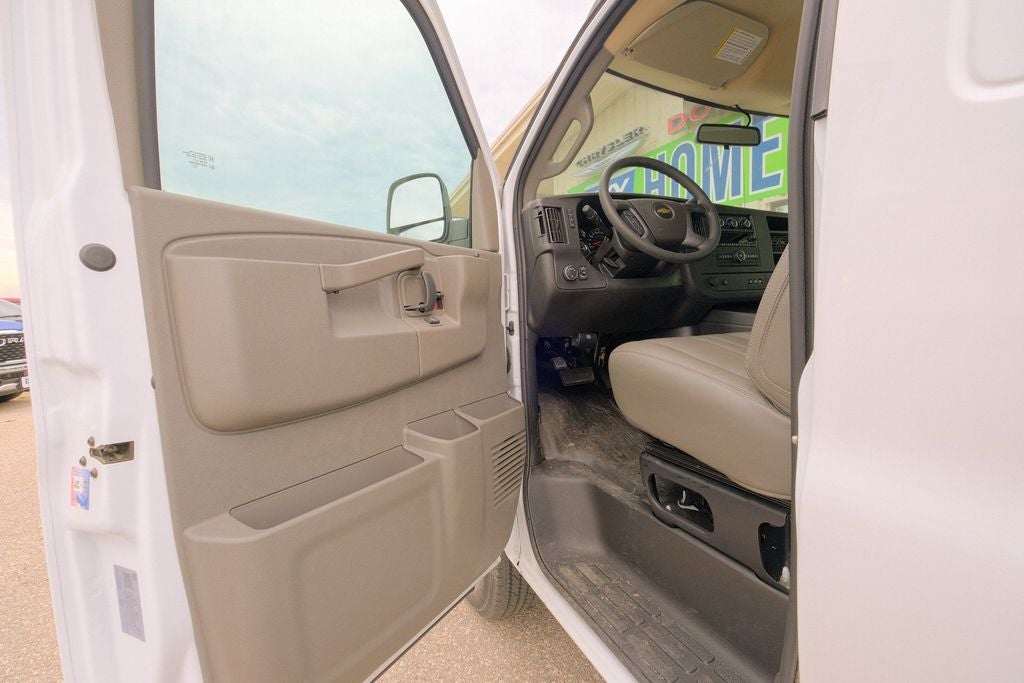 2025 Chevrolet Express 2500 Work Van Cargo