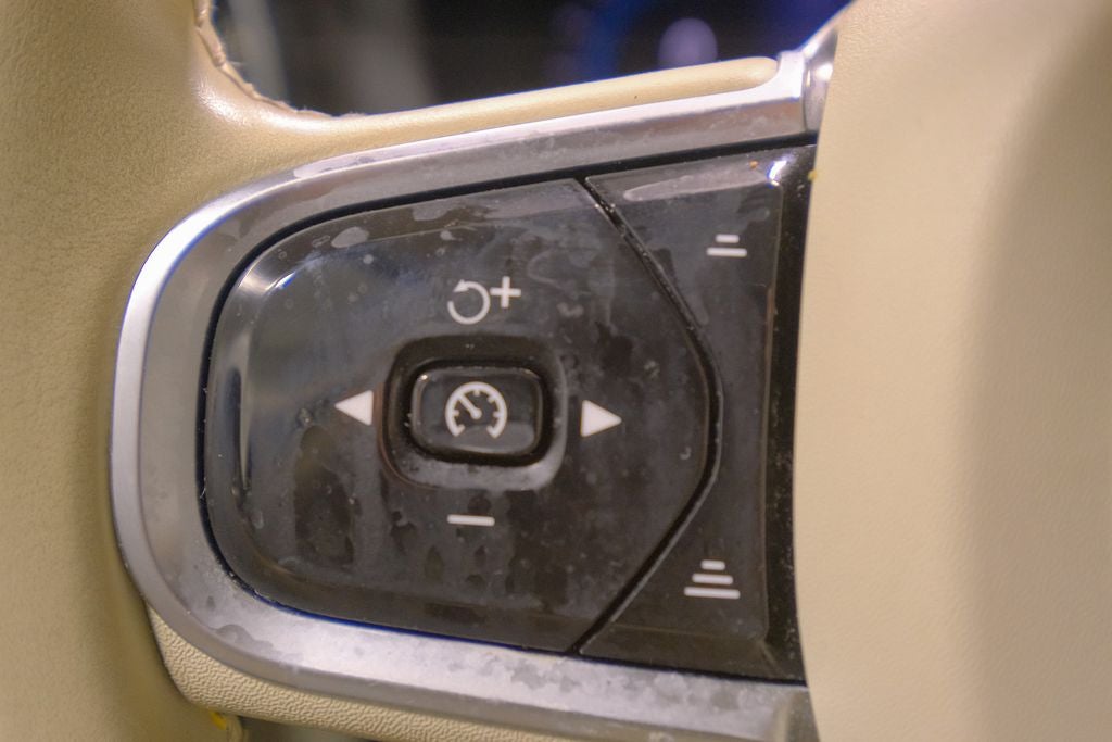 2024 Volvo S60 B5 Plus Dark Theme